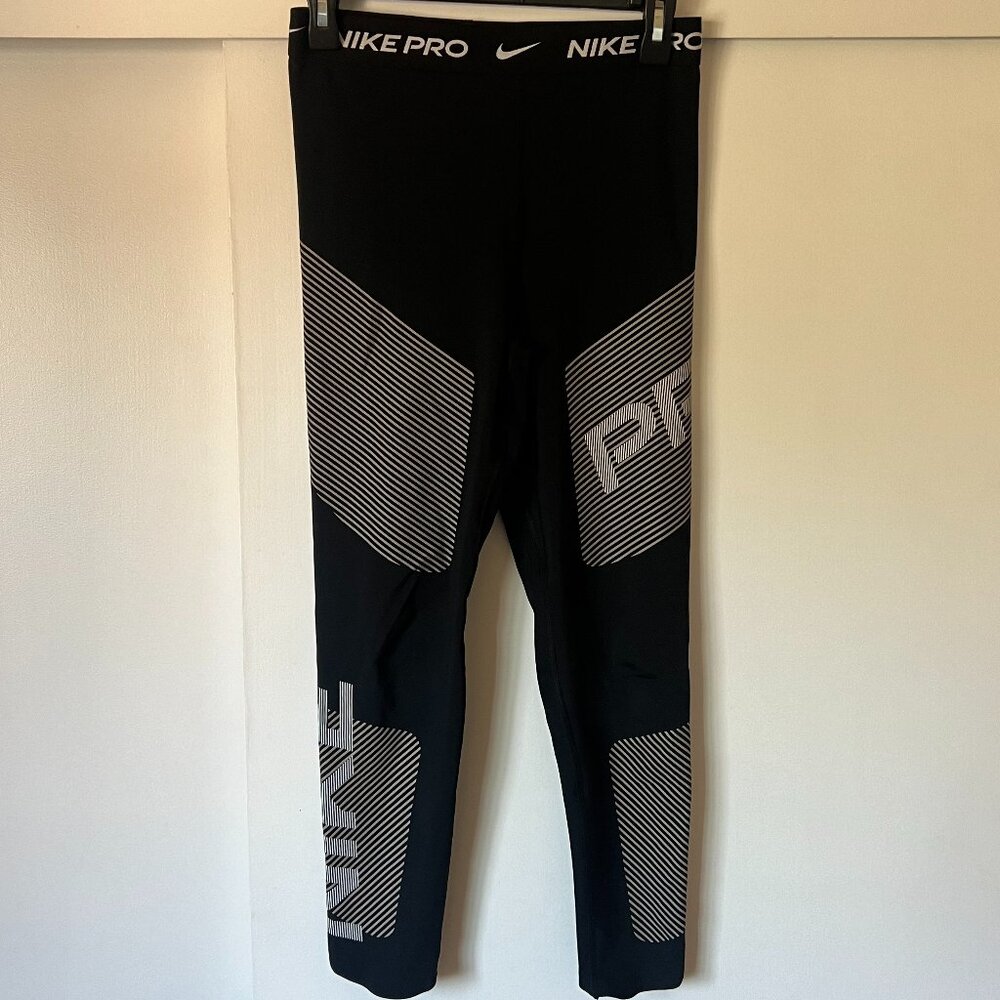 Nike Pro Dri-Fit High Waisted 7/8 Graphic Leggings - Women's